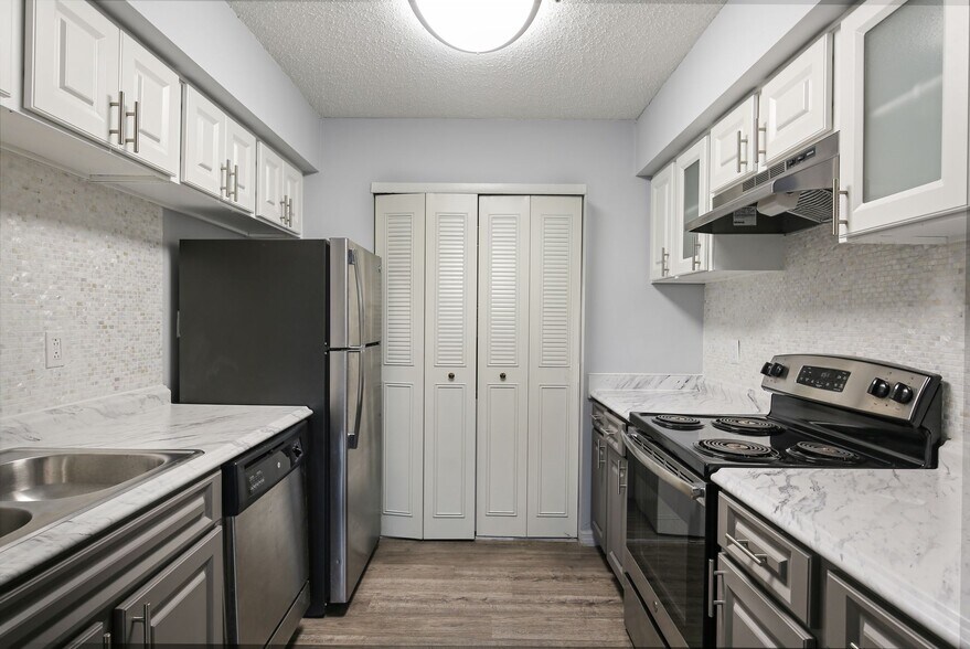 More Photos Of 4610 N Armenia Ave, Tampa Apartments For Sale