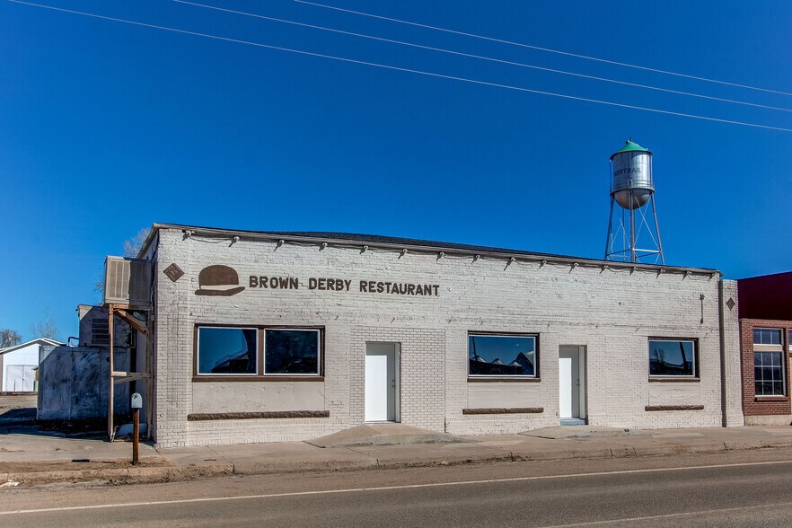 More Photos Of 618 1st Ave, Deer Trail Restaurant For Sale
