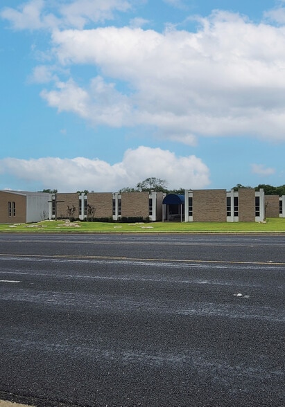 More Photos Of 2200 E Villa Maria Rd, Bryan Flex For Sale