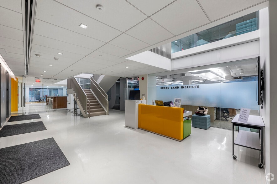 More Photos Of 2001 L St NW, Washington Office For Lease