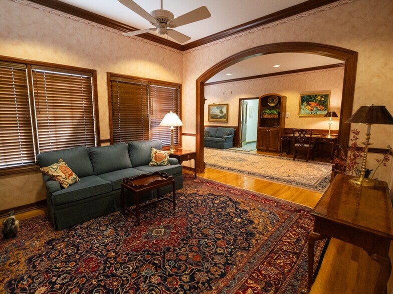 More Photos Of 110 E Carver St, Durham Medical For Sale