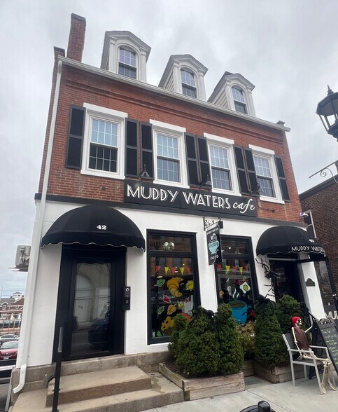 Primary Photo Of 42 Bank St, New London Storefront Retail Office For Lease
