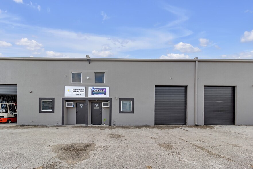 More Photos Of 14000-14048 SW 140th St, Miami Warehouse For Lease