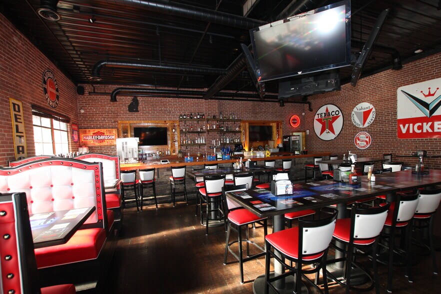 More Photos Of 217 W Elm St, Rockmart Specialty For Sale