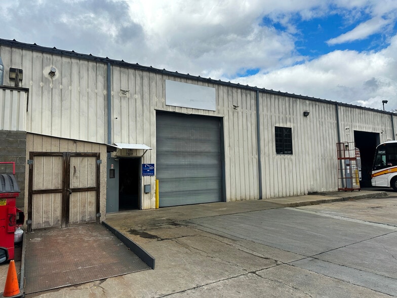 Primary Photo Of 35-37 Commerce Dr, Carmel Flex For Lease