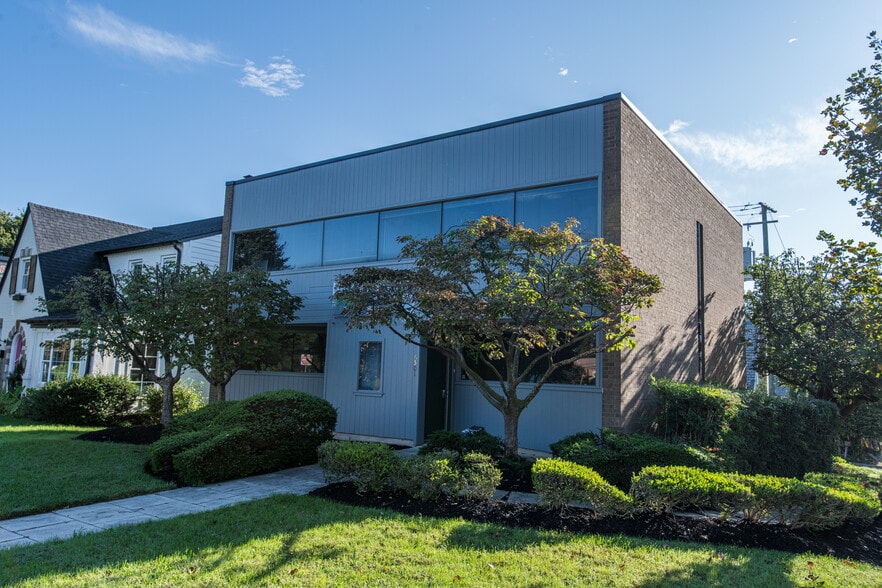 Primary Photo Of 6501 York Rd, Baltimore Office For Sale