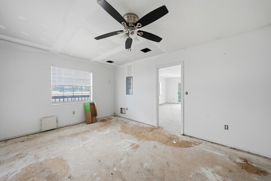 More Photos Of 1261 Beach Rd, Englewood Storefront Retail Residential For Sale