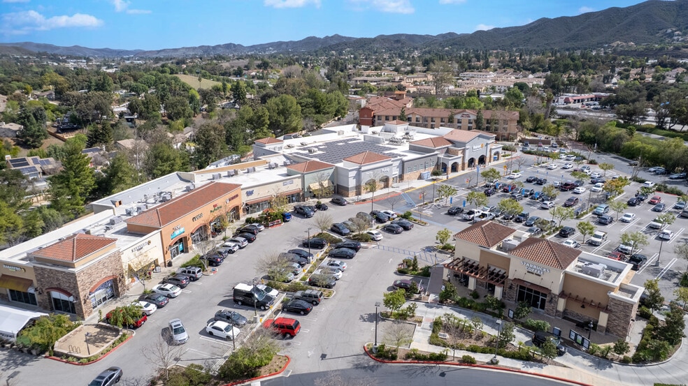 More Photos Of 520 N Ventu Park Rd, Thousand Oaks Storefront Retail Office For Sale