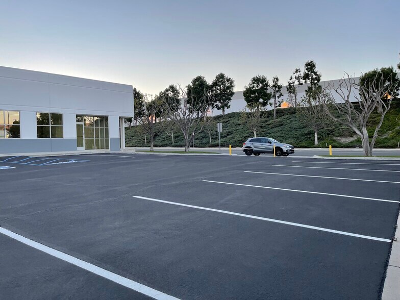 More Photos Of 20712 Civic Center Dr, Lake Forest Warehouse For Lease