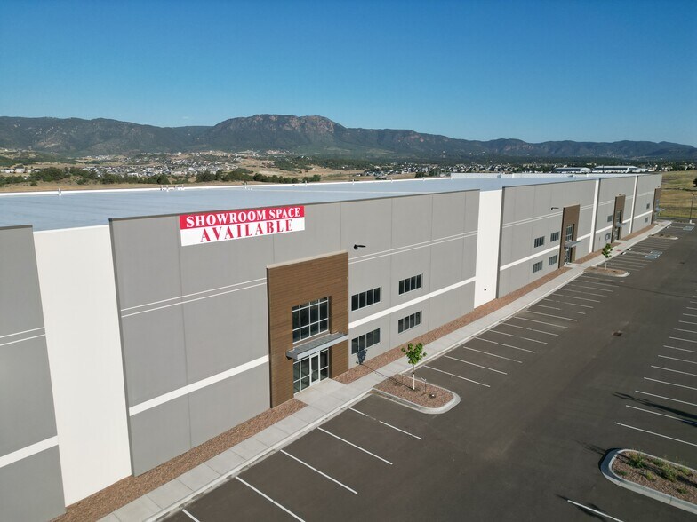 More Photos Of 15707 Terrazzo dr, Colorado Springs Showroom For Lease
