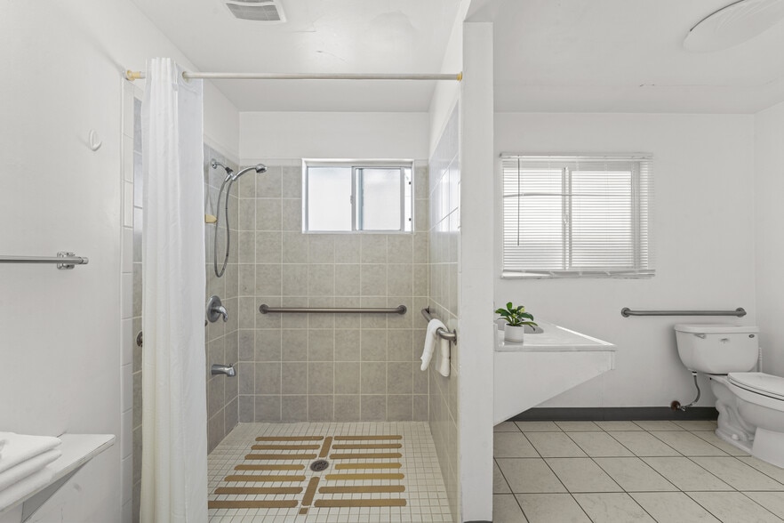 More Photos Of 1736 Santa Rosa Ave, Santa Rosa Hotel For Sale