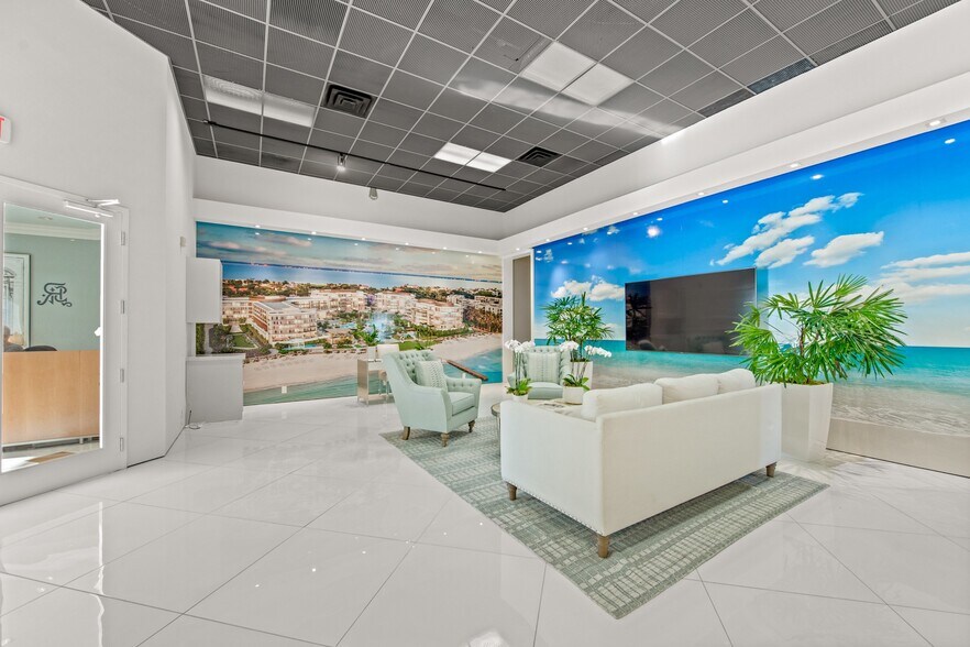 More Photos Of 100 S Washington Blvd, Sarasota Office For Sale