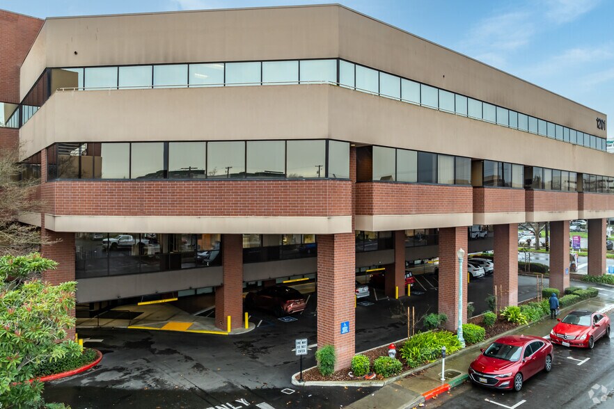 More Photos Of 1201 Alhambra Blvd, Sacramento Medical For Lease