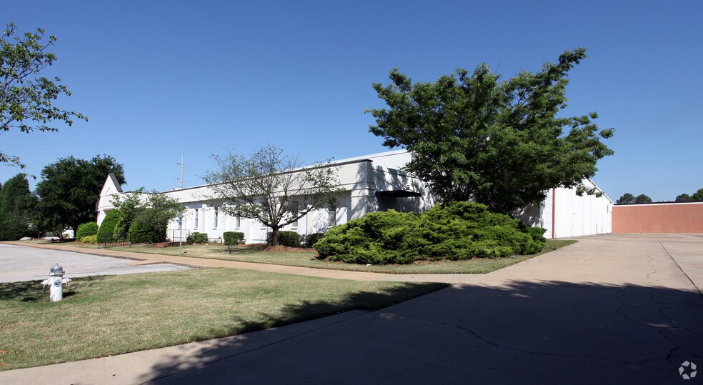 More Photos Of 2761-2773 Gunter Park Dr W, Montgomery Flex For Lease