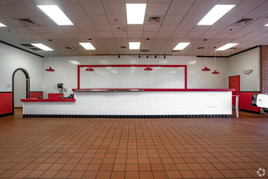 More Photos Of 1430 High St, Williamsburg General Retail For Lease