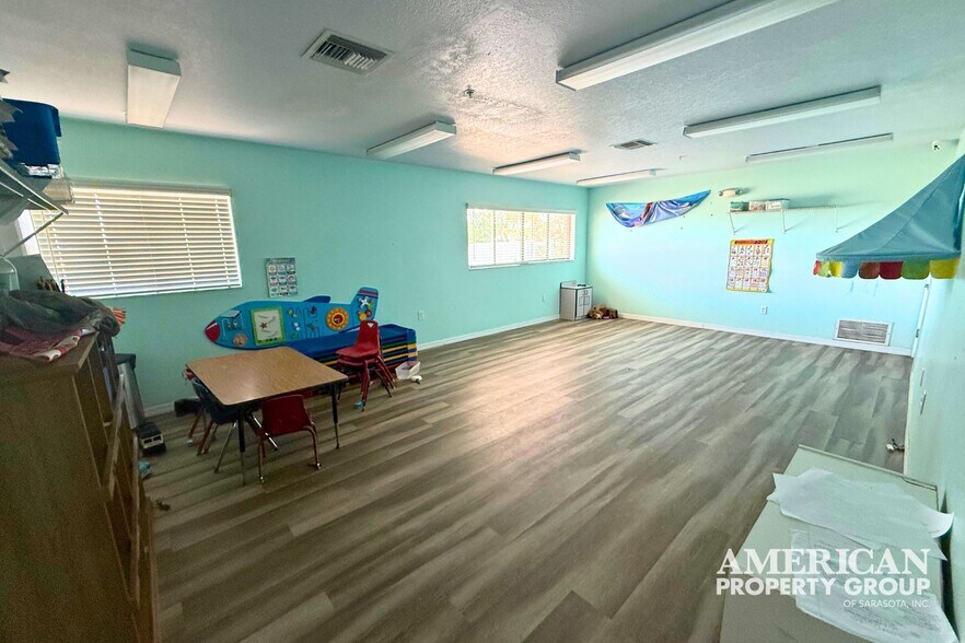 More Photos Of 2209 75th St W, Bradenton Religious Facility For Lease