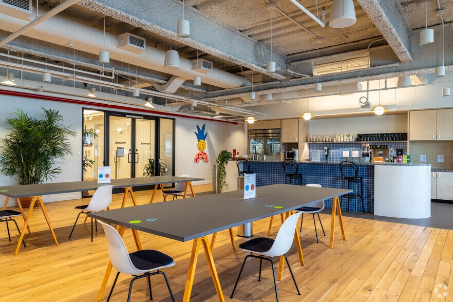 More Photos Of 199 Water St, New York Coworking Space