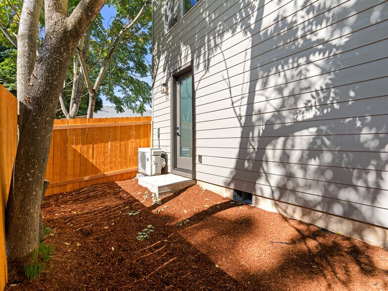 More Photos Of 3246 115th Ave, Portland Multifamily For Sale