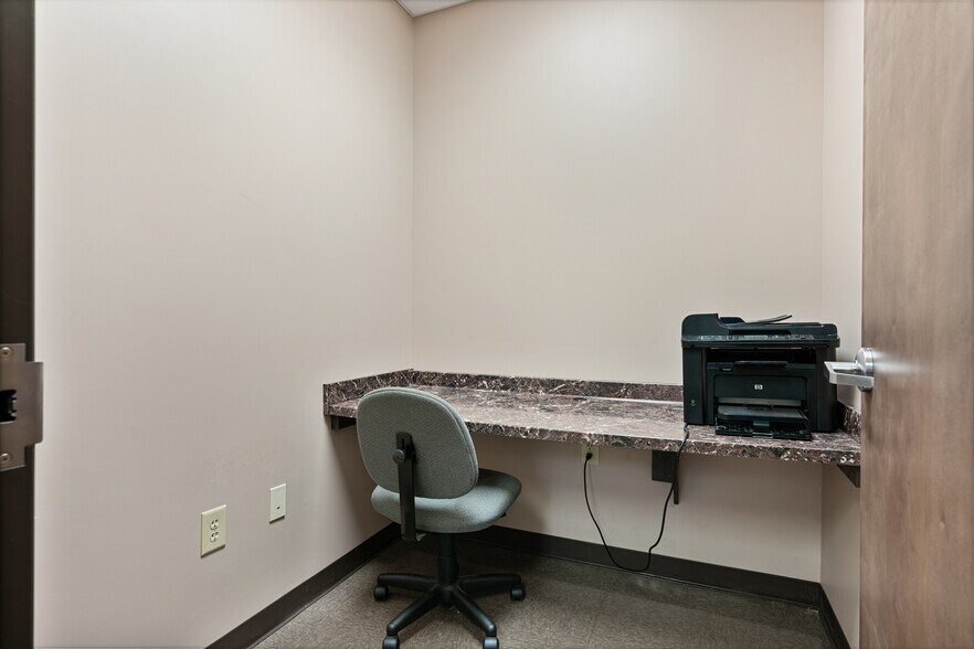 More Photos Of 142 Hampton Ct, Commerce Rehabilitation Center For Sale