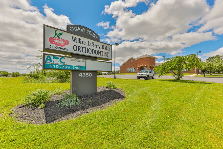 More Photos Of 4350 Independence Dr, Schnecksville Medical For Lease