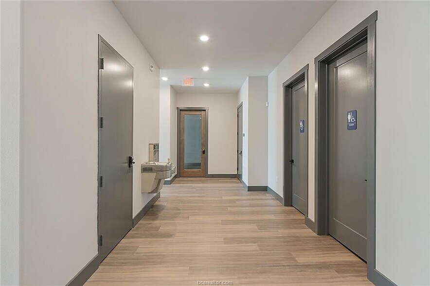 More Photos Of 3020 Barron Rd, College Station Loft Creative Space For Sale