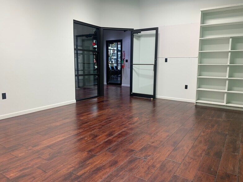 More Photos Of 201 N Main St, Taylor Storefront Retail Office For Sale