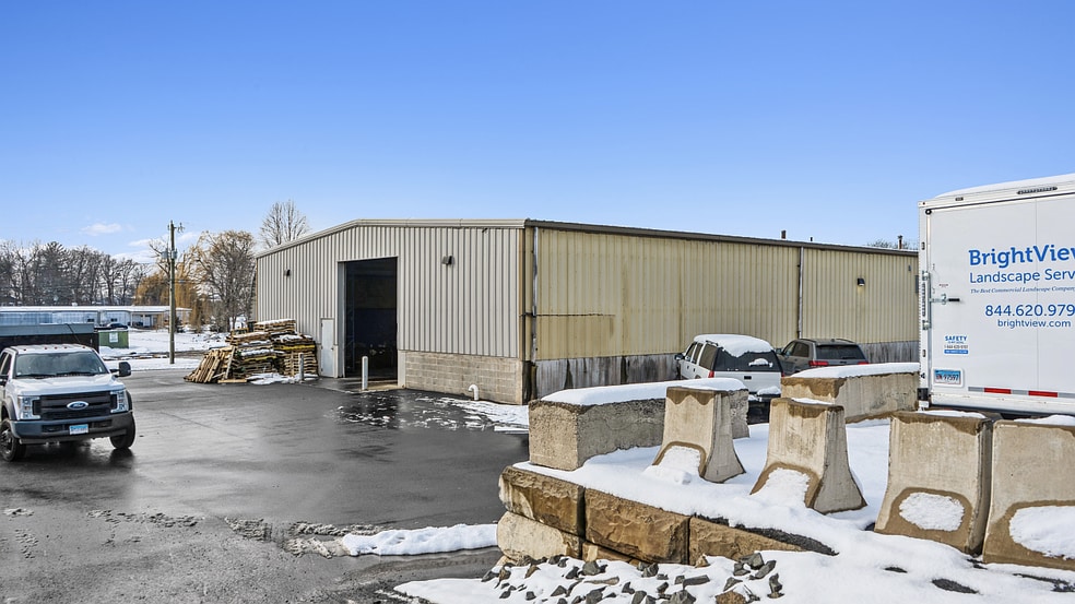 More Photos Of 387-391 Ella Grasso Tpke, Windsor Locks Auto Dealership For Sale