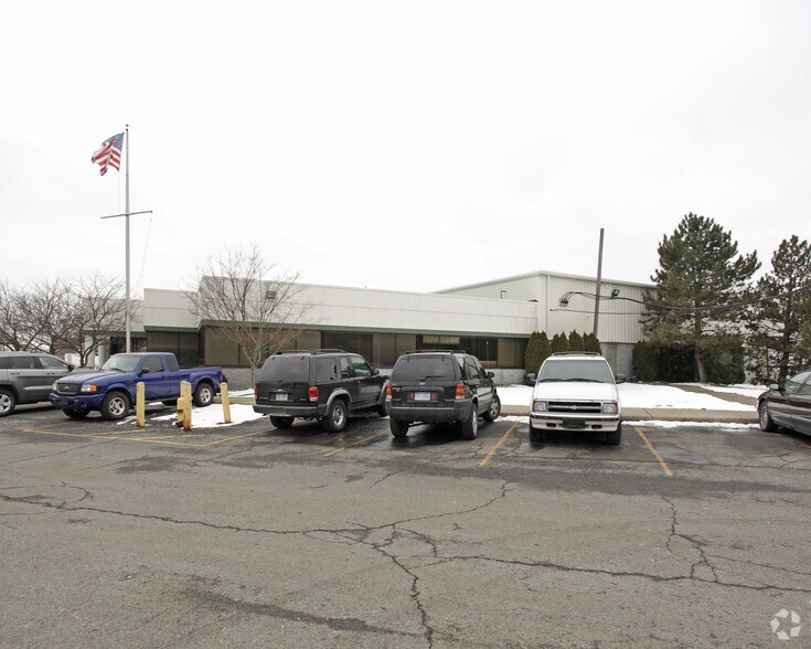 More Photos Of 39133 Webb Dr, Westland Warehouse For Lease