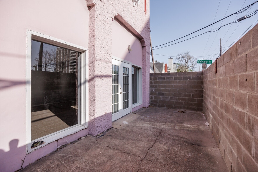 More Photos Of 801 S Carancahua St, Corpus Christi Apartments For Sale
