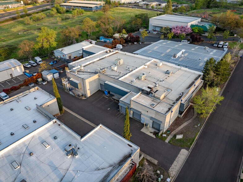 More Photos Of 710 Jefferson Ave, Ashland Light Manufacturing For Lease