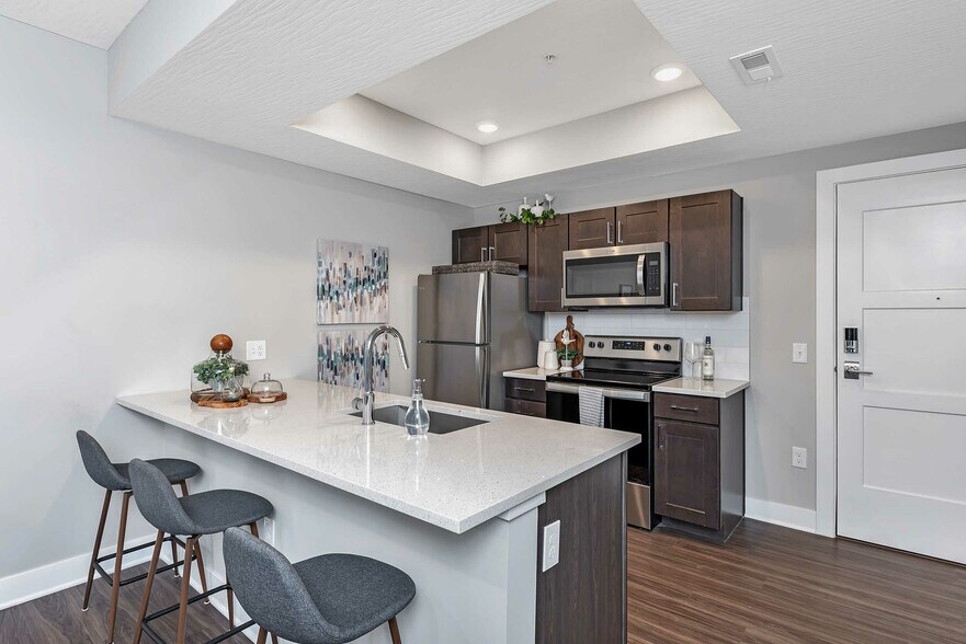 More Photos Of 120 E 5th Ave, Columbus Apartments For Lease