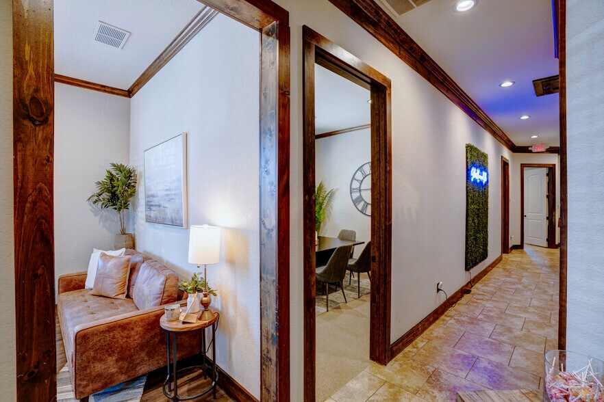 More Photos Of 9125 Belshire Dr, North Richland Hills Office For Lease