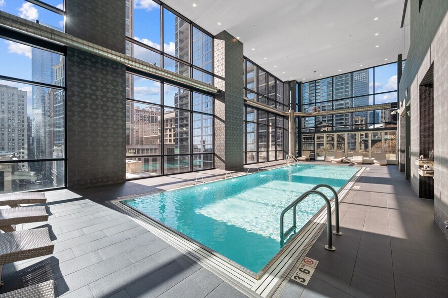 More Photos Of 73 E Lake St, Chicago Apartments For Sale