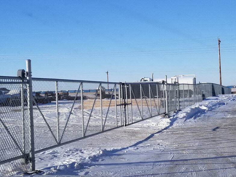 More Photos Of 14472 Commerce Park Blvd, Williston Warehouse For Sale