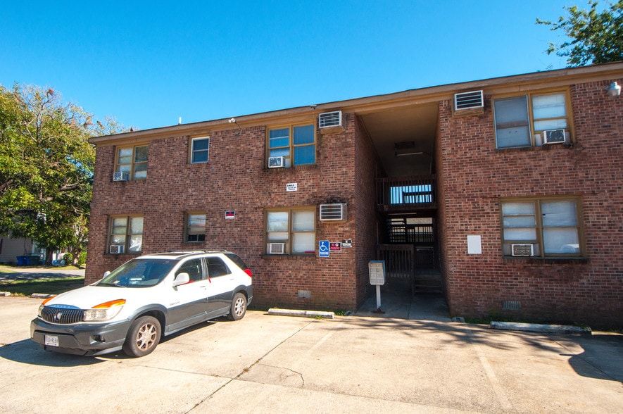More Photos Of 171-179 W Balview Ave, Norfolk Apartments For Sale