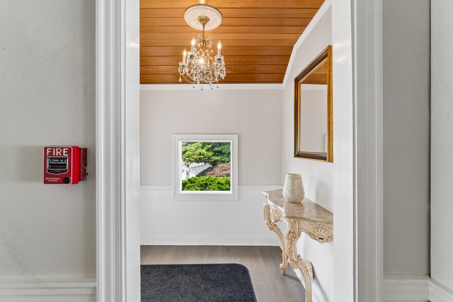 More Photos Of 62 Cove St, New Haven Specialty For Sale