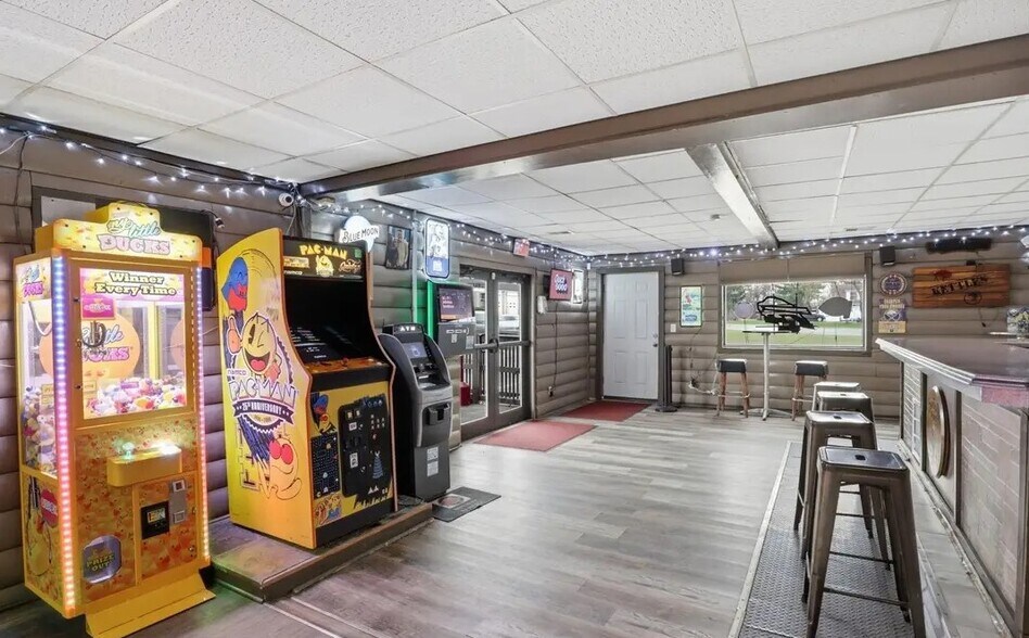 More Photos Of 3719 Abbott Rd, Orchard Park Restaurant For Sale