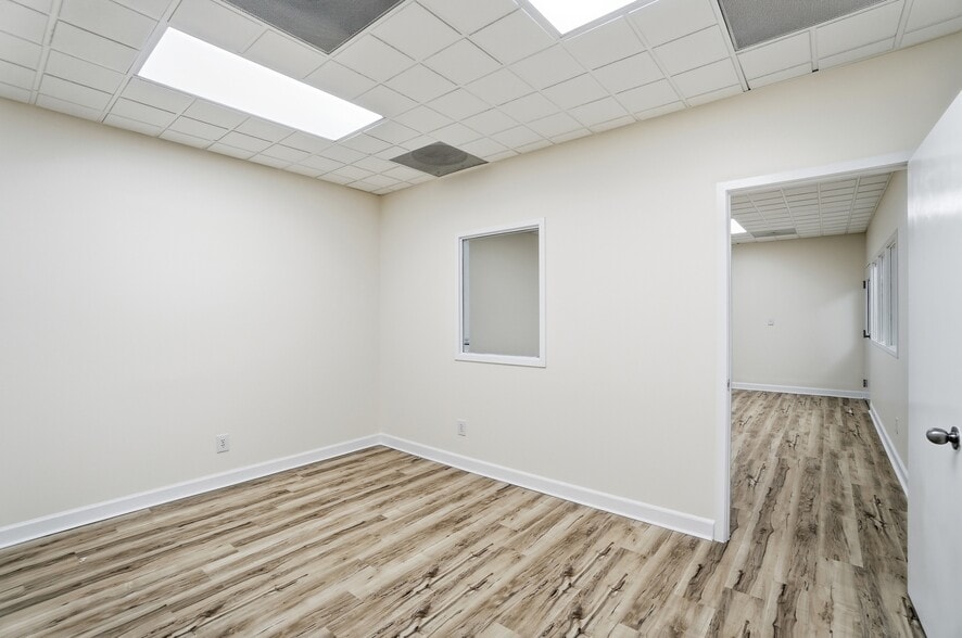 More Photos Of 1550 Magnolia Dr, Cincinnati Warehouse For Lease