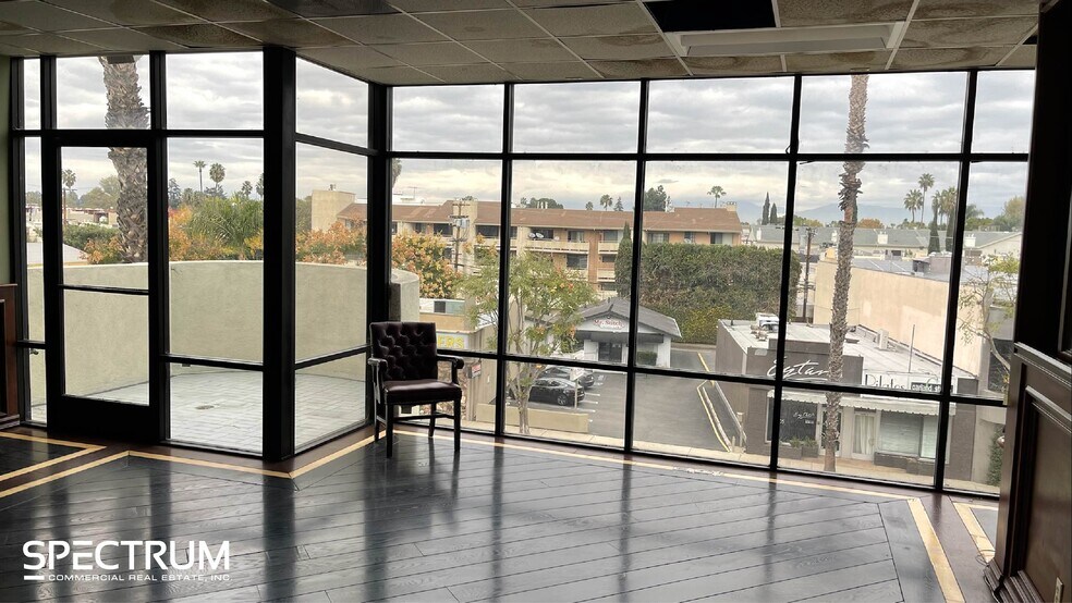 More Photos Of 13808 Ventura Blvd, Sherman Oaks Office For Sale