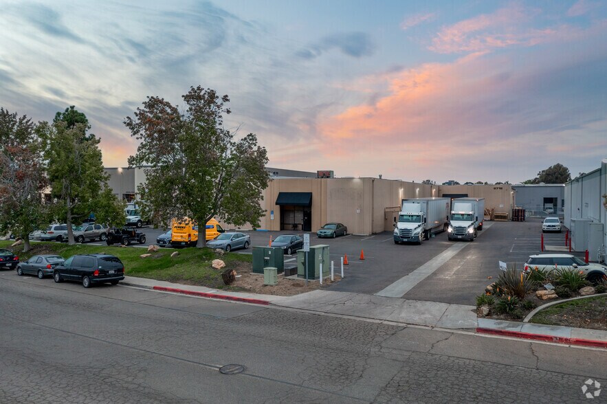 More Photos Of 9710-9712 Distribution Ave, San Diego Distribution For Lease