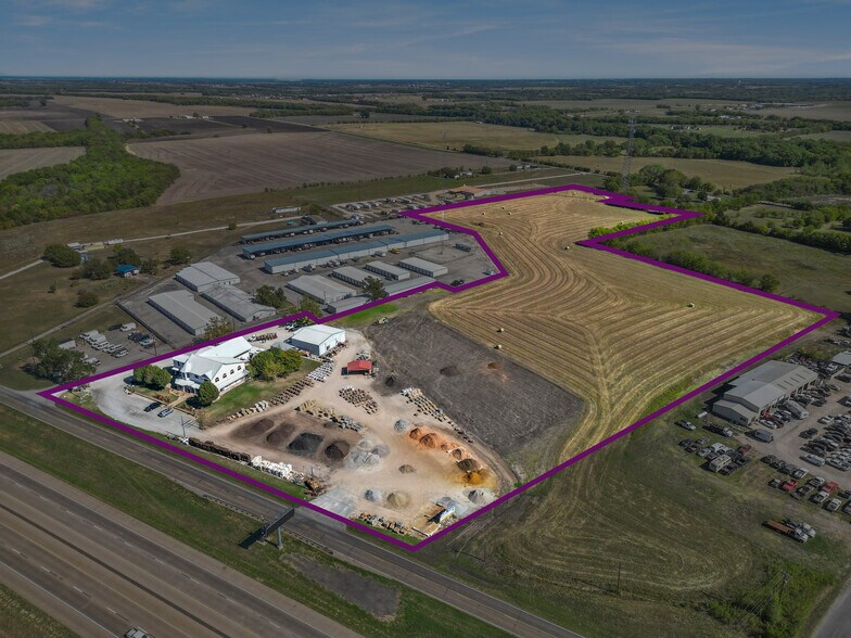 More Photos Of 15048 US Highway 75, Van Alstyne Specialty For Lease