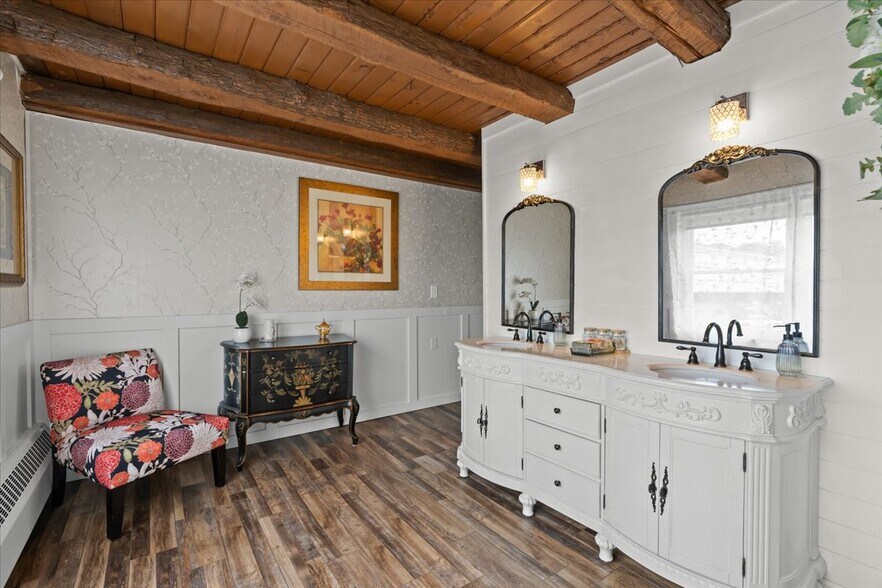 More Photos Of 9512 E Lippincott Blvd, Davison Golf Course Driving Range For Sale