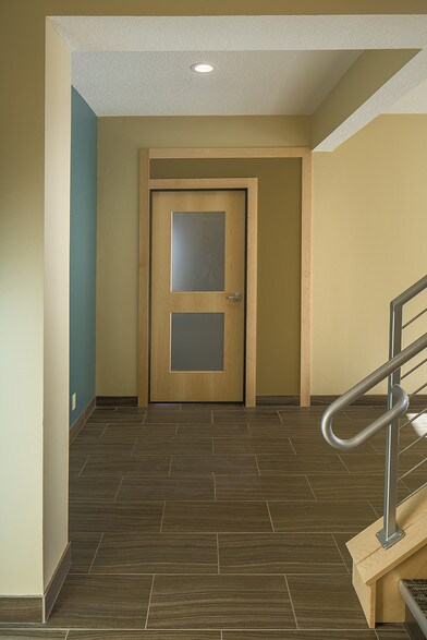 More Photos Of 275 3rd St S, Stillwater Medical For Lease