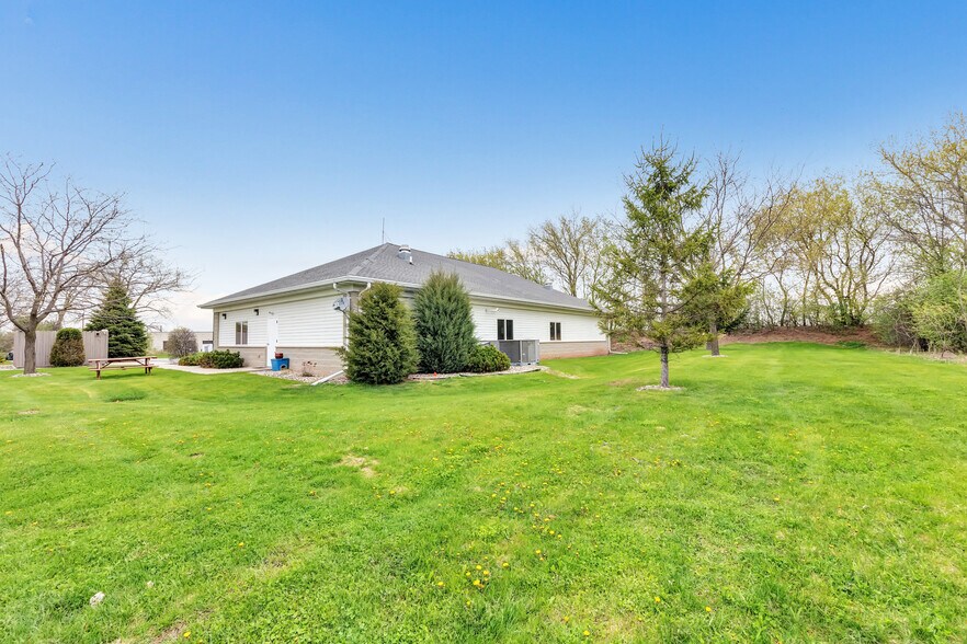 More Photos Of 1780 S Koeller St, Oshkosh Flex For Sale