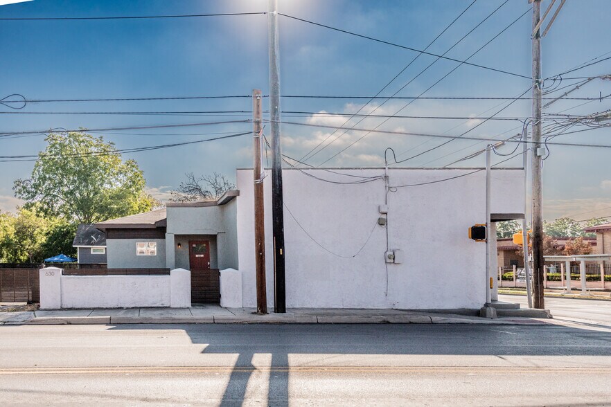 Primary Photo Of 630 S Walters, San Antonio Freestanding For Sale
