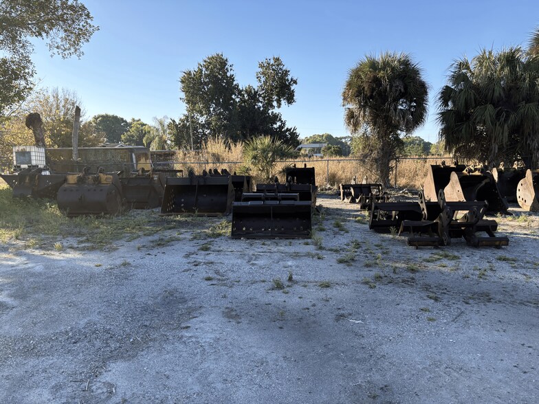 More Photos Of 211 N 9th St, Immokalee Contractor Storage Yard For Sale