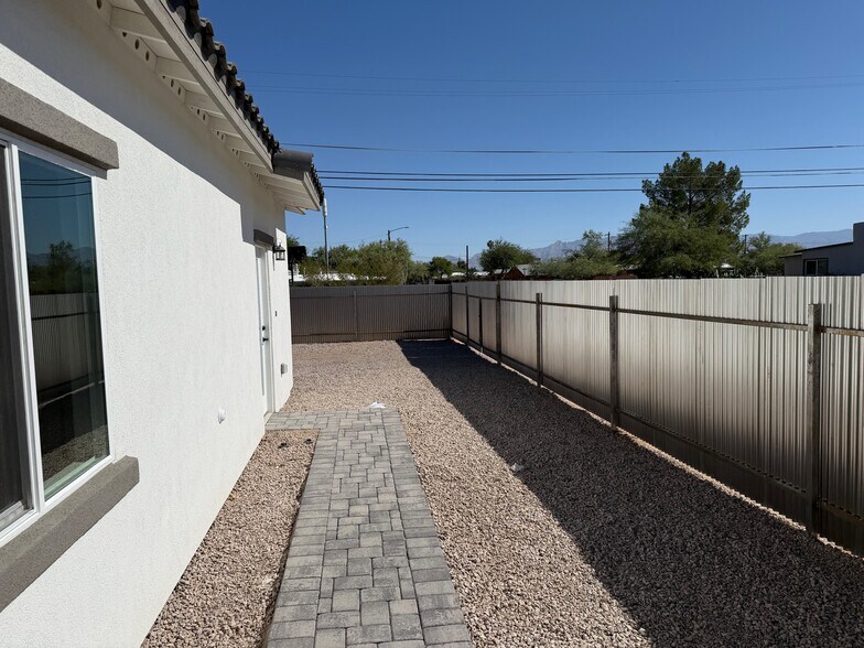 More Photos Of 3902 E Fairmount St, Tucson Apartments For Sale