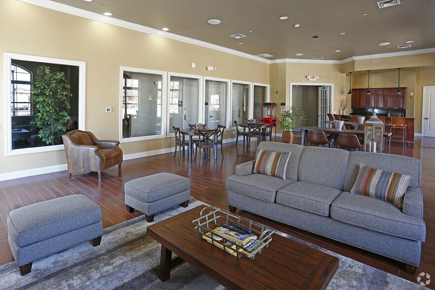 More Photos Of 10225 City Walk Dr, Woodbury Apartments For Sale