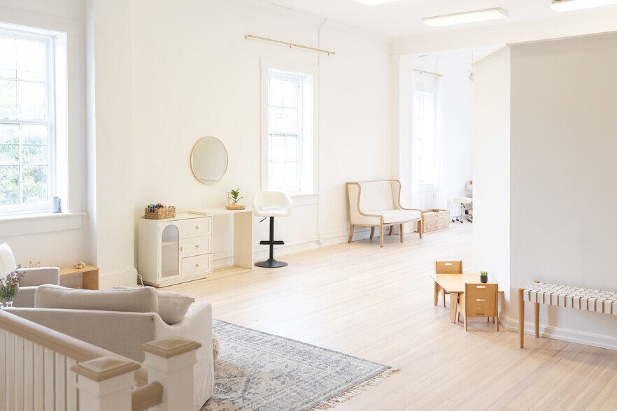 More Photos Of 53 E Lee St, Warrenton Storefront Retail Office For Sale