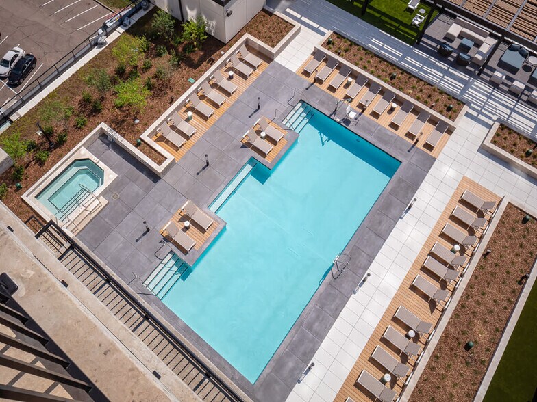 More Photos Of 365 Nicollet Mall, Minneapolis Apartments For Sale